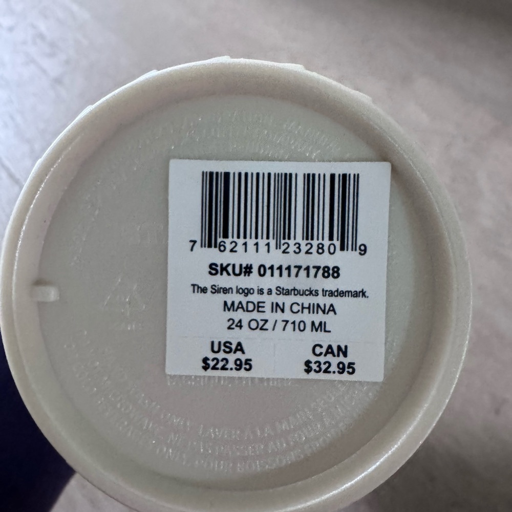 New Starbucks Fall 2025 Matte Cream White Sheen Cable Knit Venti Tumbler 24oz - Picture 3 of 4